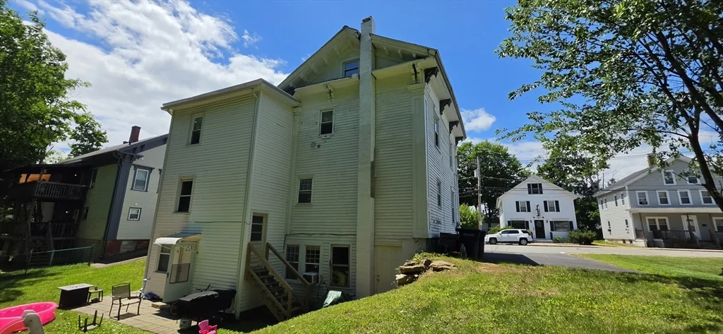 16 Central St, West Brookfield