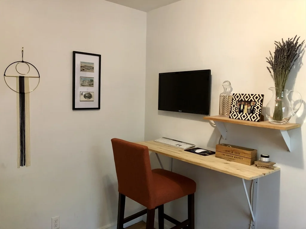 37 Lawrence St, South End