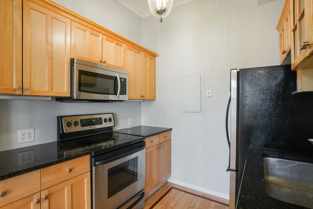 617 Massachusetts Ave, Roxbury