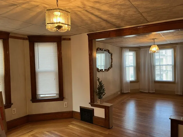 179 Elm St, Davis Square