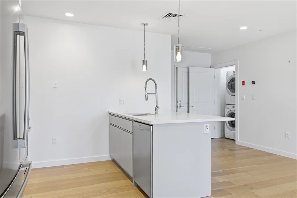 16 Boardman St, East Boston