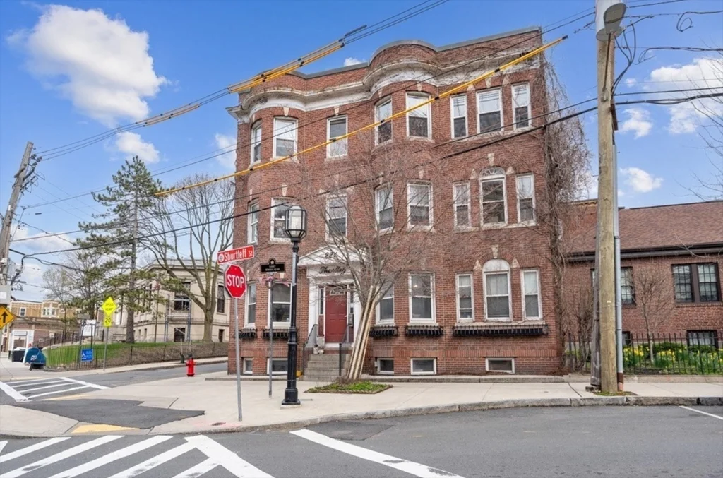 221 Shurtleff St, Chelsea