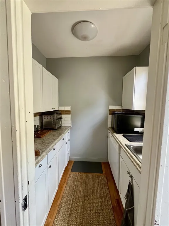 178 Robbins St, South Side