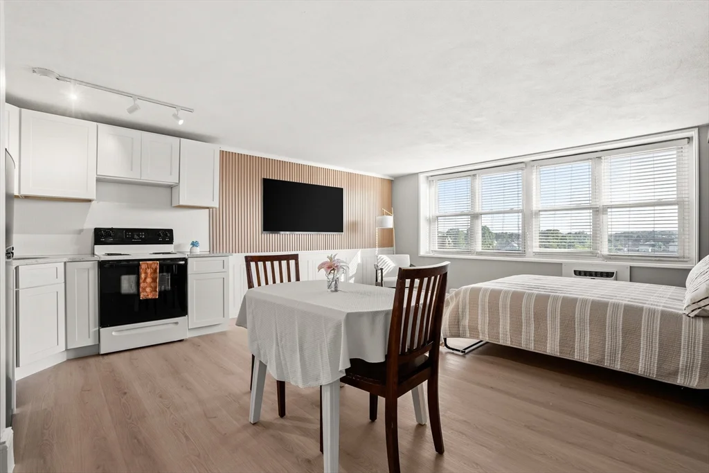 340 Main St, Melrose