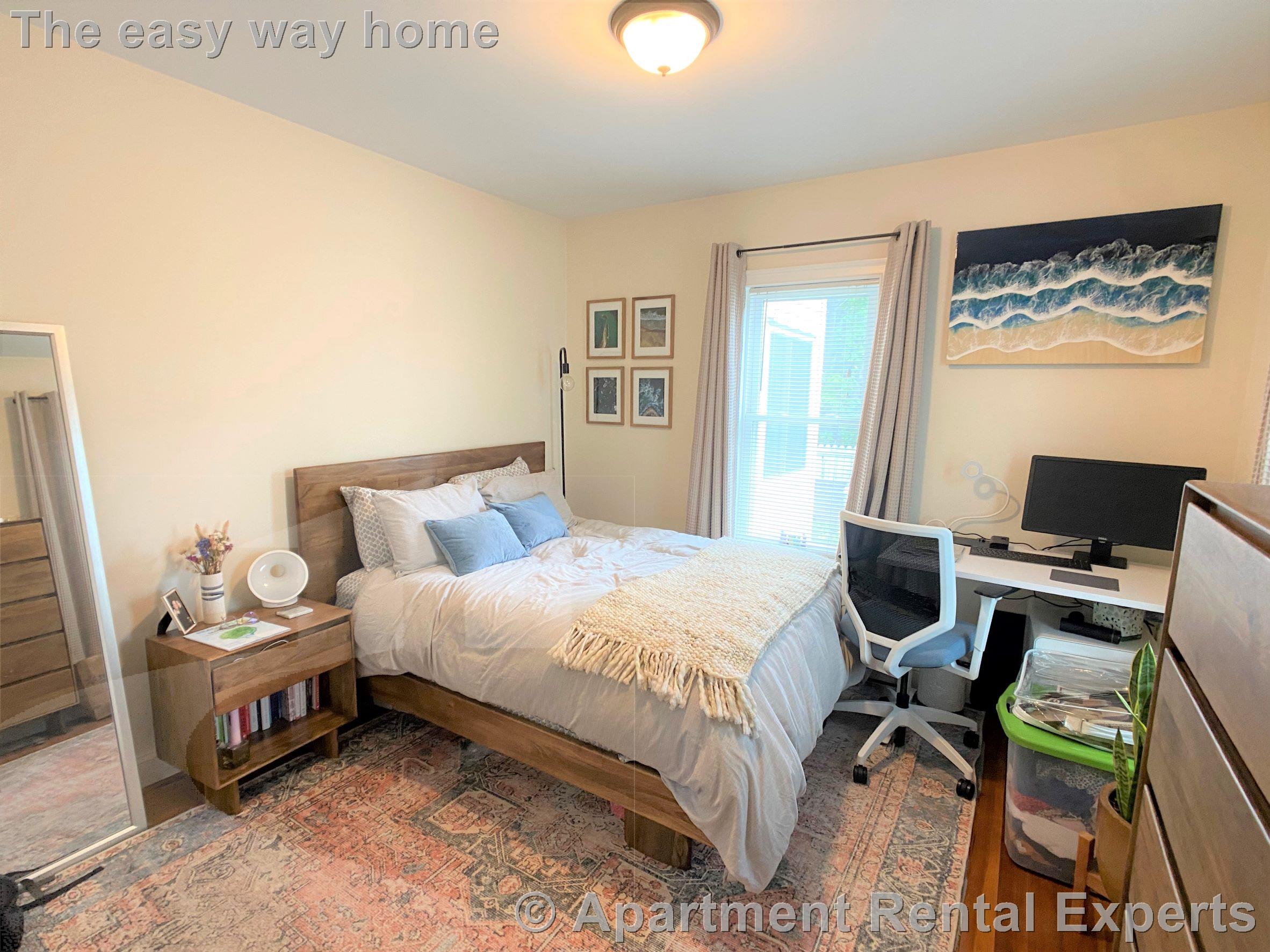 23 Willard Ave, Tufts