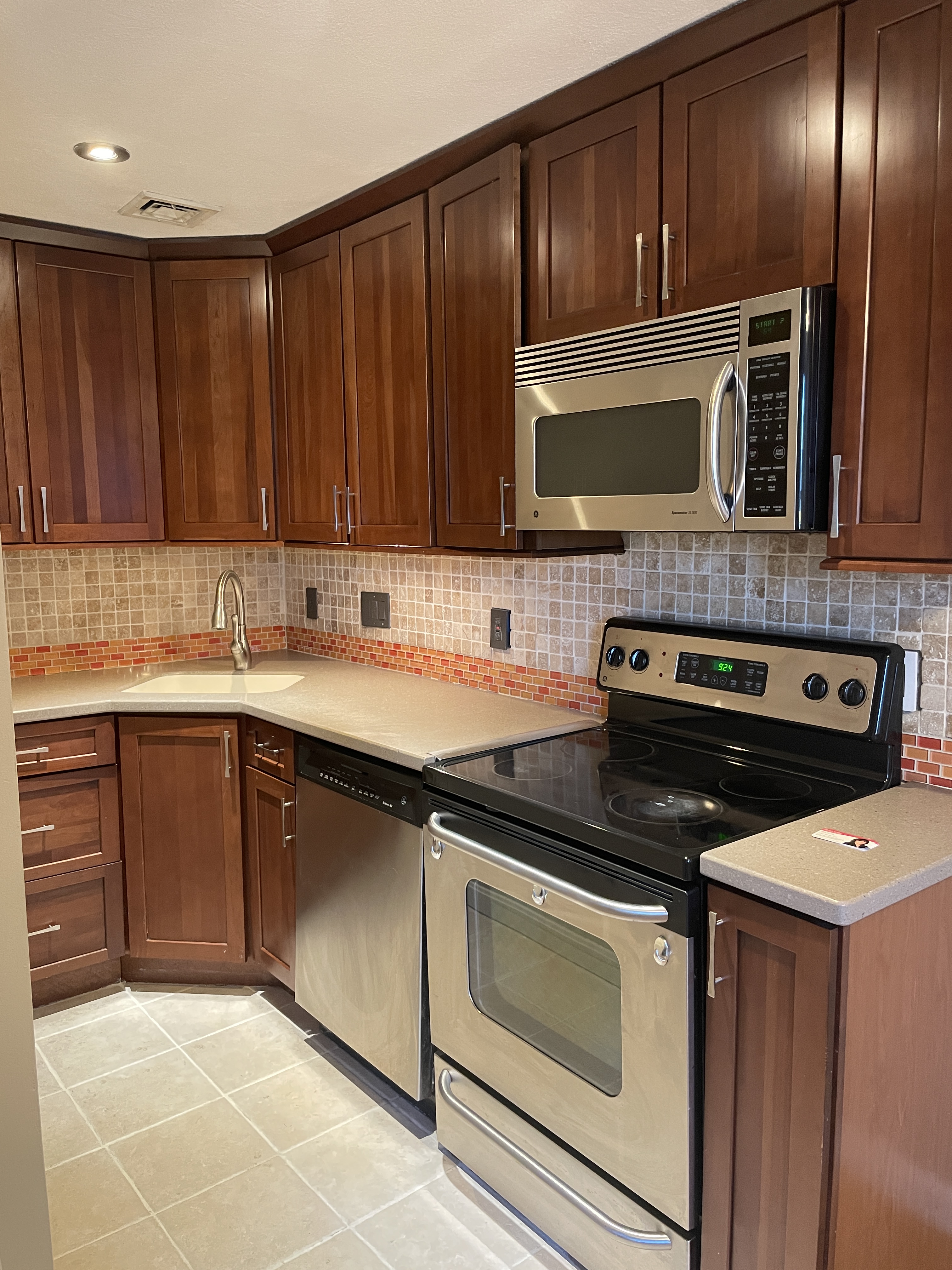 2 bed, 1.5 bath apartment for rent at 37 Essex St Unit 1, Charlestown — photo 1 of 26