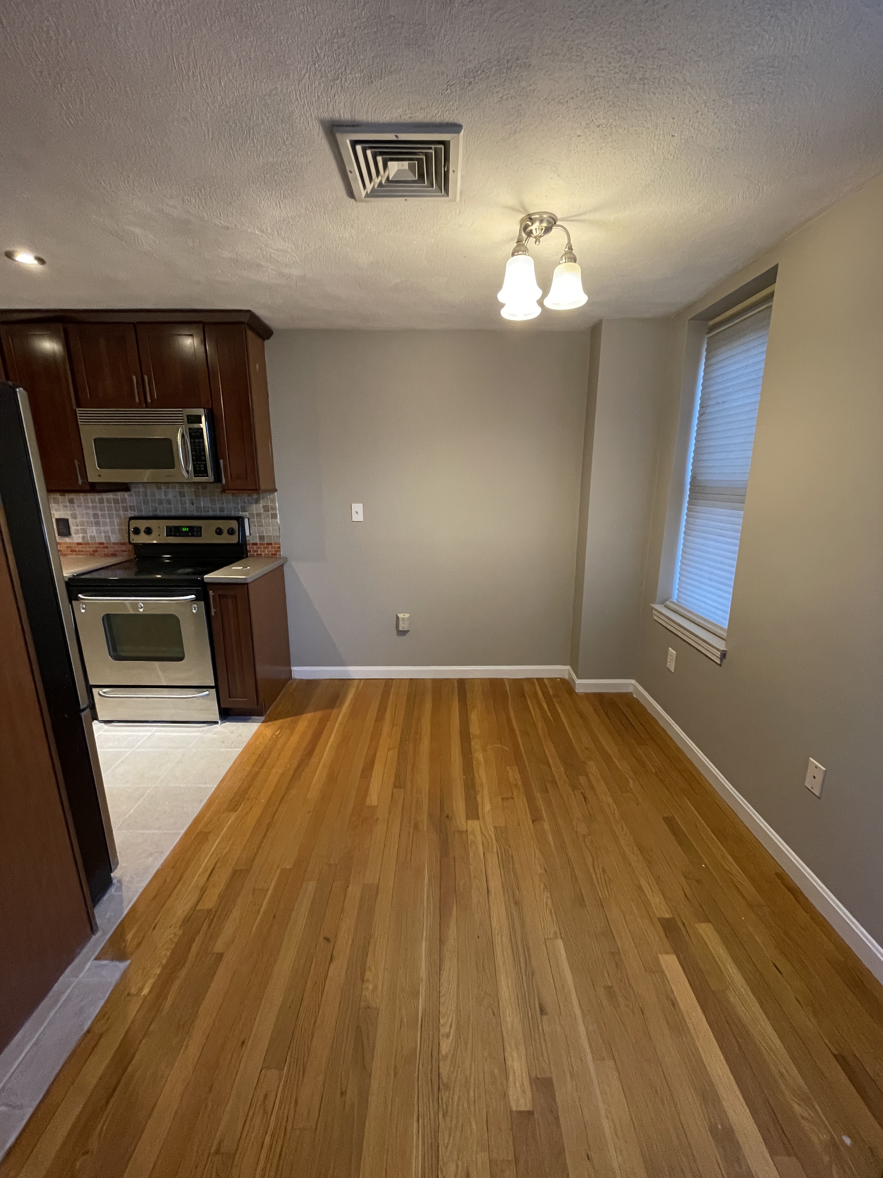 2 bed, 1.5 bath apartment for rent at 37 Essex St Unit 1, Charlestown — photo 3 of 26