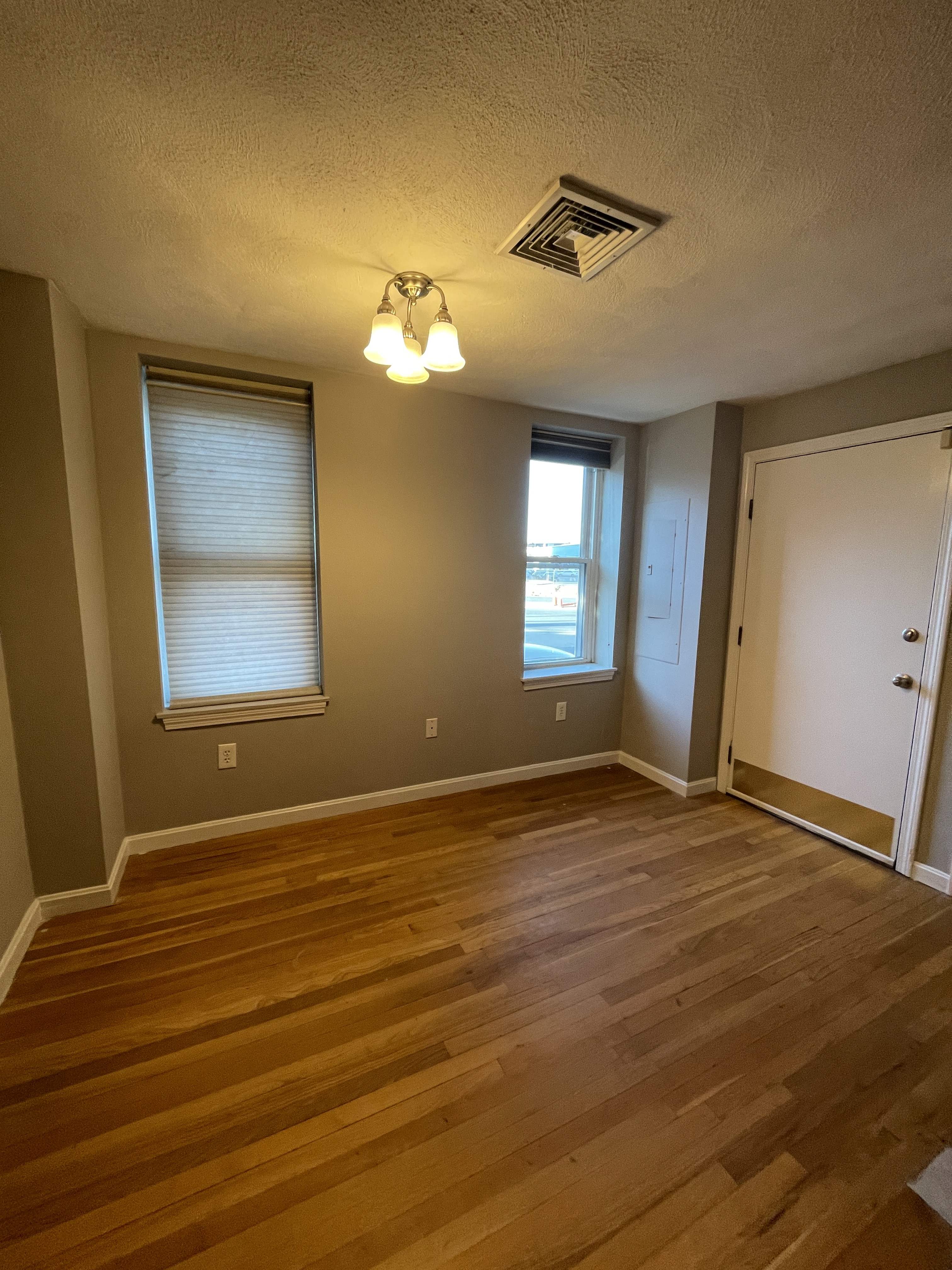 2 bed, 1.5 bath apartment for rent at 37 Essex St Unit 1, Charlestown — photo 6 of 26
