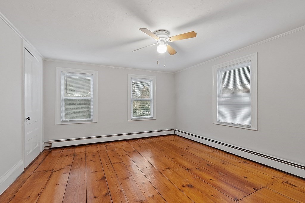 8 Main St, Pepperell