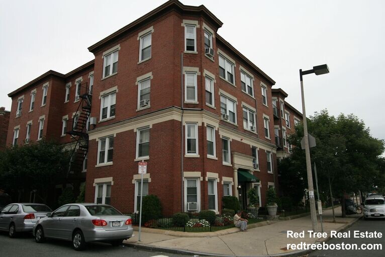 5 Barrows St, Allston