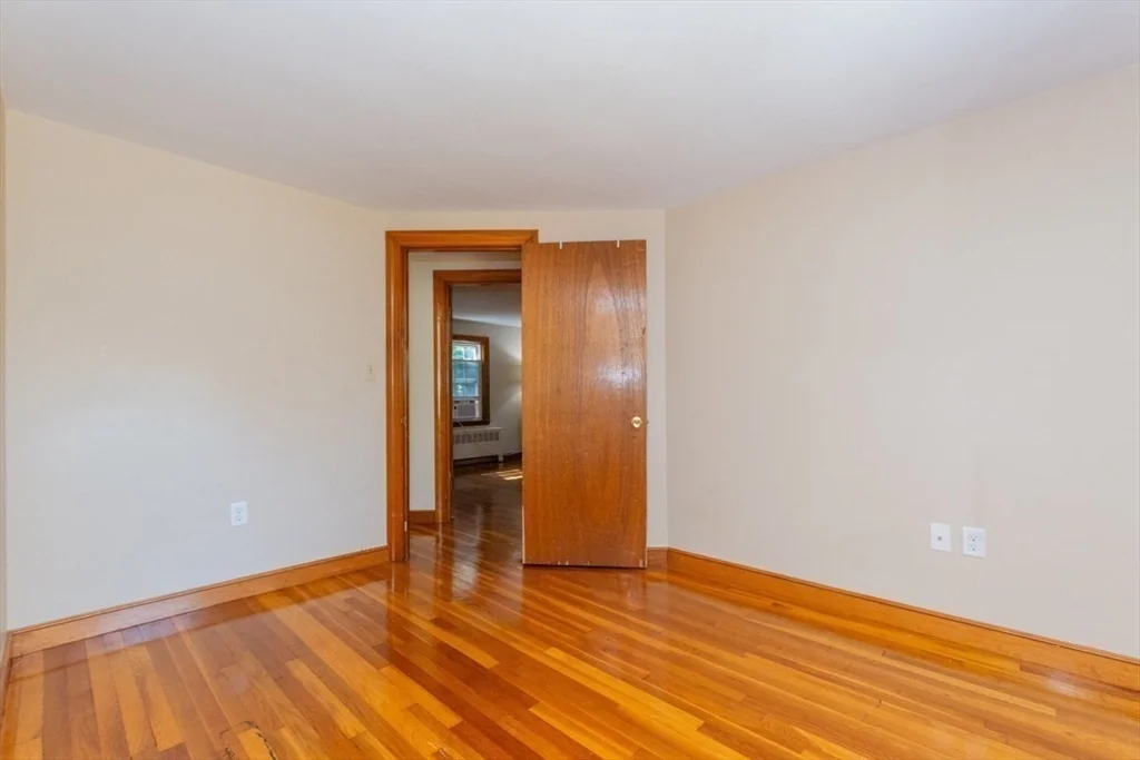 15 Lexington St, Burlington