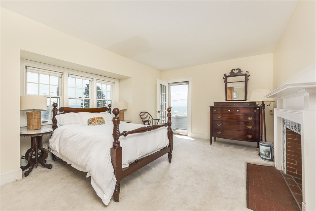 4 Spray Ave, Marblehead