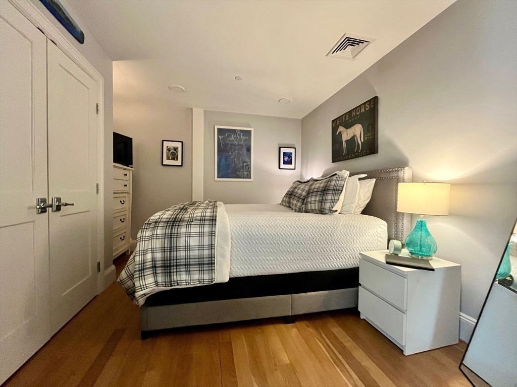 51 South St, Hingham