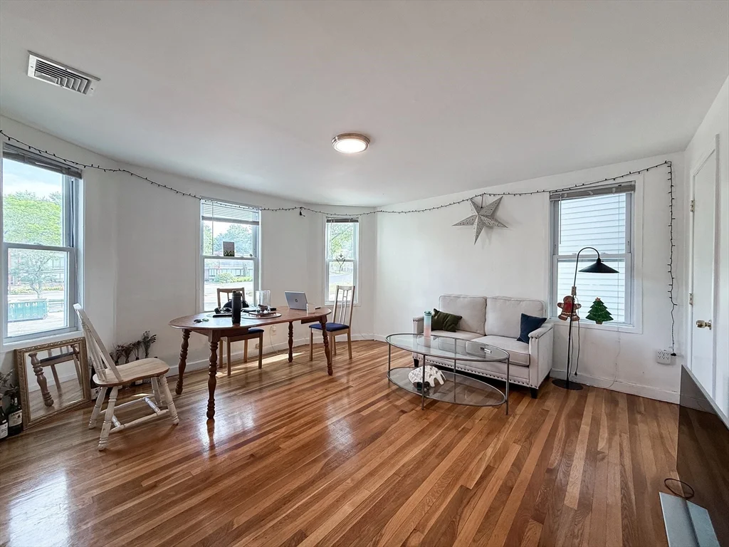 803 Boylston St, Brookline Hills
