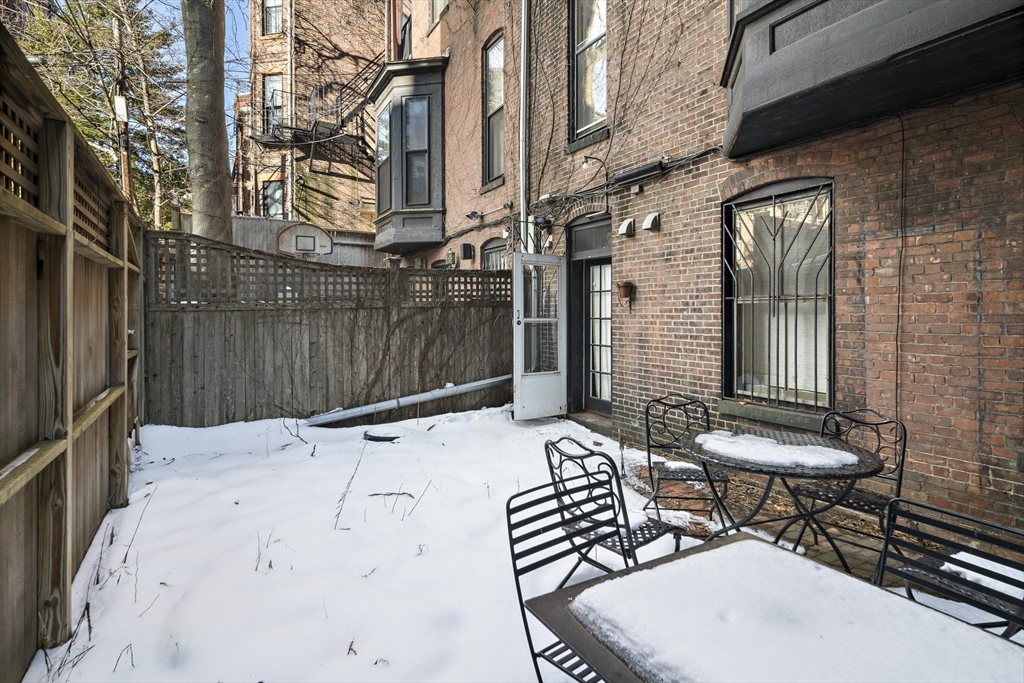 15 Hereford St, Back Bay