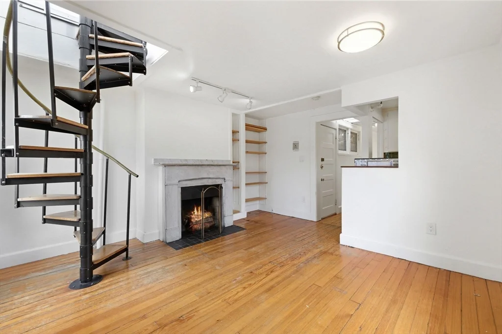 49 Brimmer St, Beacon Hill