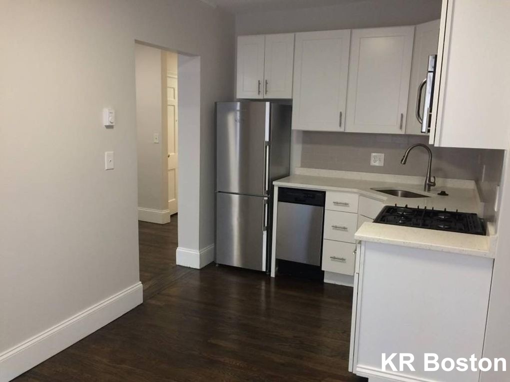 2 bed, 1 bath apartment for rent at 38 Clearway St Unit 6, Back Bay