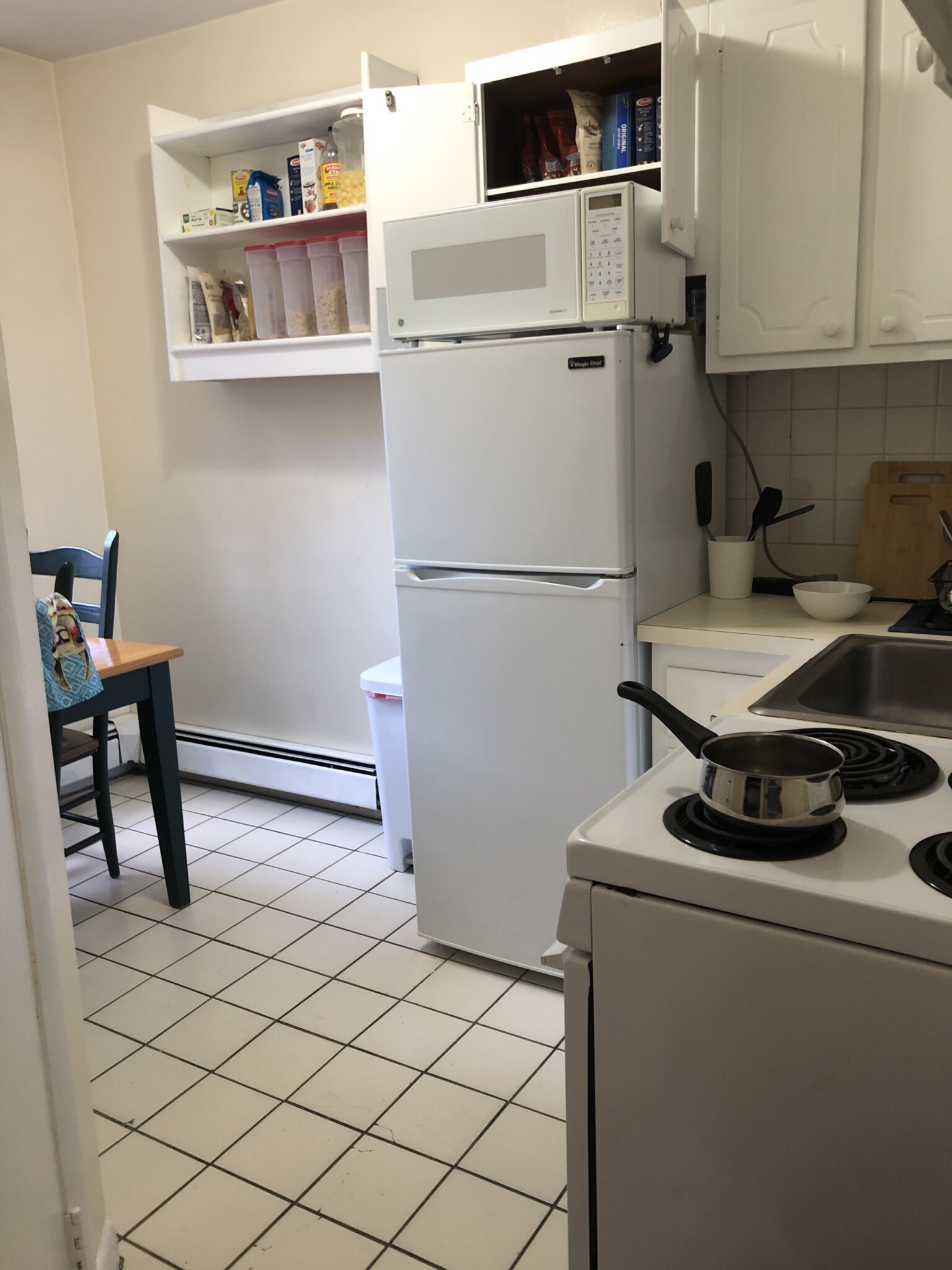 2 bed, 1 bath apartment for rent at 38 Garden St Unit 2, Beacon Hill — photo 2 of 3