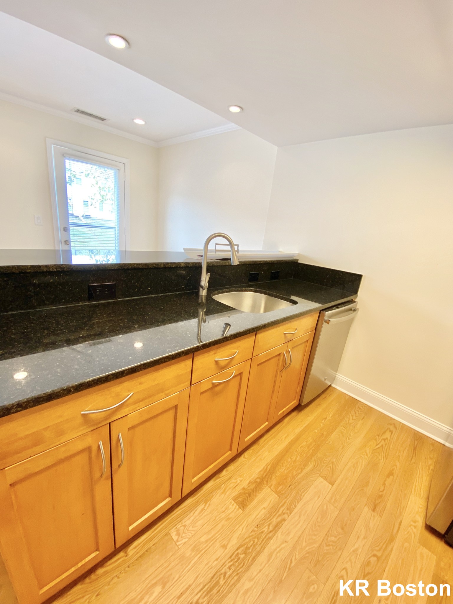 1 bed, 1.5 bath apartment for rent at 38 Gerry Rd Unit 1, Chestnut Hill — photo 2 of 4