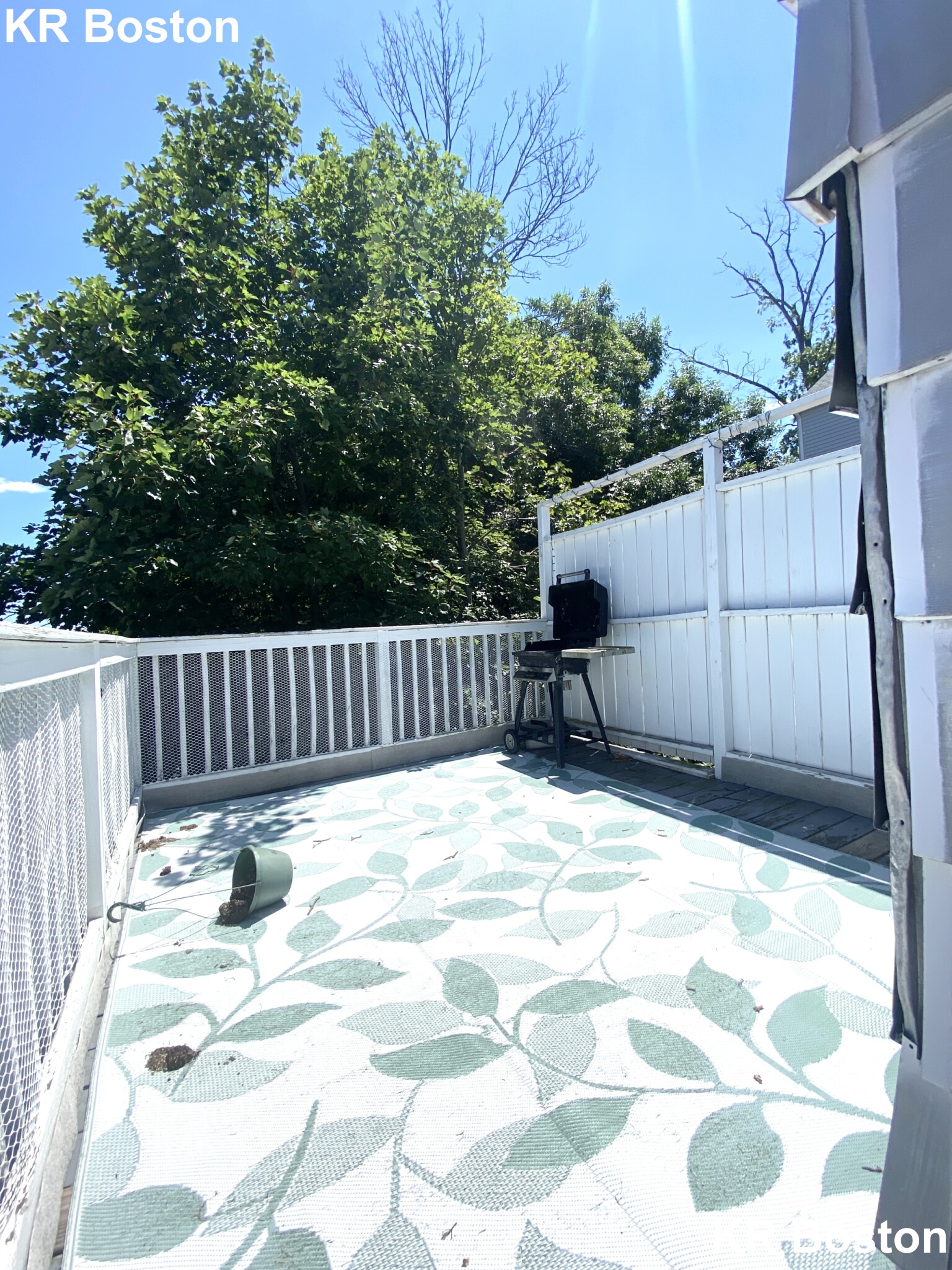 4 bed, 1 bath apartment for rent at 27 Newton St Unit 2, Brighton — photo 2 of 5