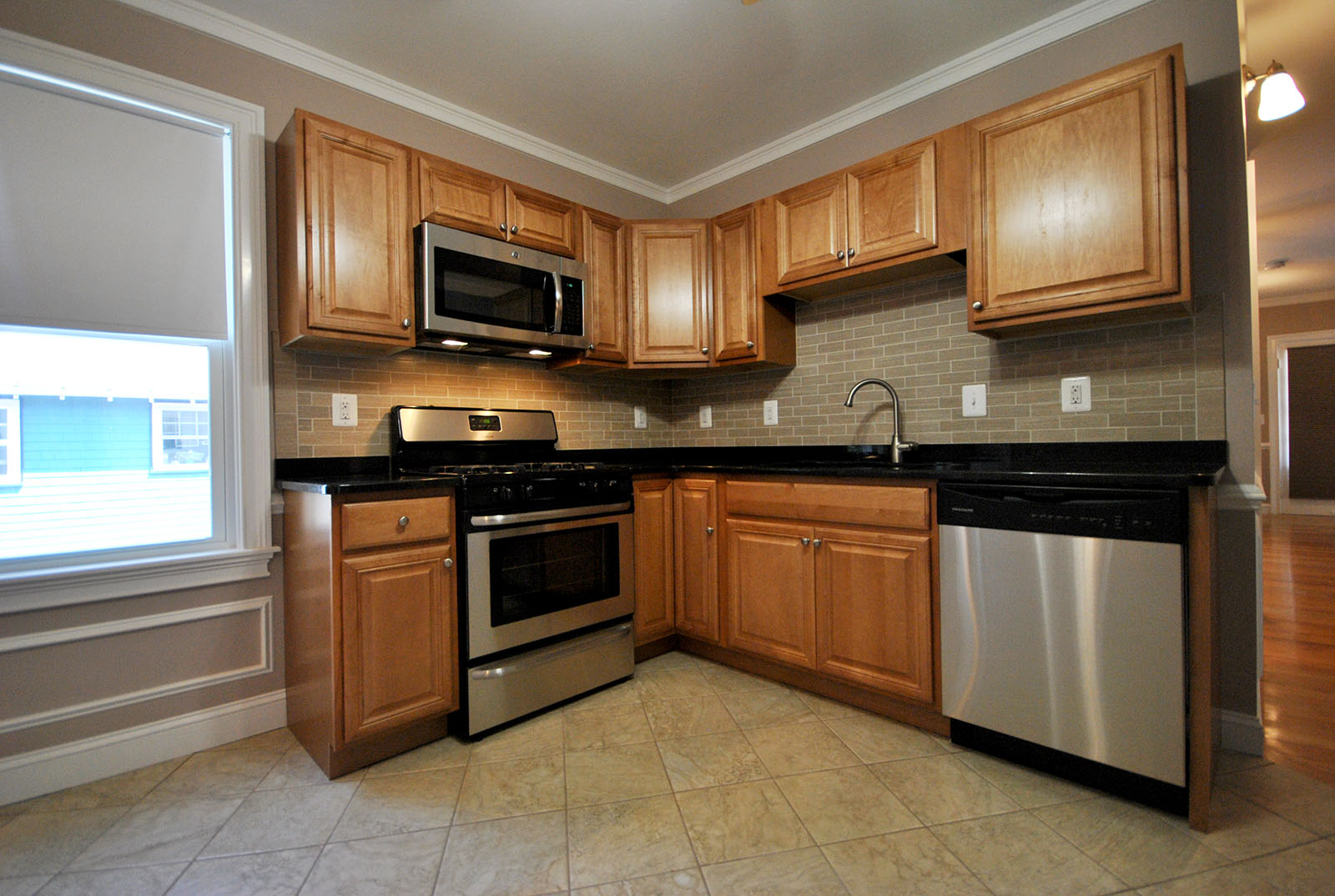 3 bed, 1 bath apartment for rent at 38 Turner St Unit 1., Brighton — photo 2 of 5