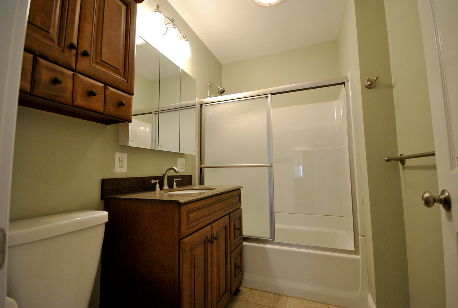 3 bed, 1 bath apartment for rent at 38 Turner St Unit 1., Brighton — photo 1 of 5