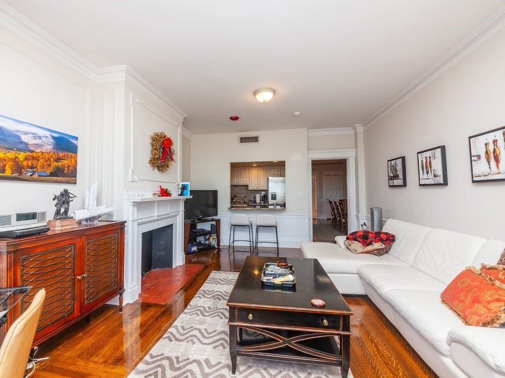 2 bed, 1 bath apartment for rent at 466 Commonwealth Ave Unit 801, Back Bay — photo 2 of 6