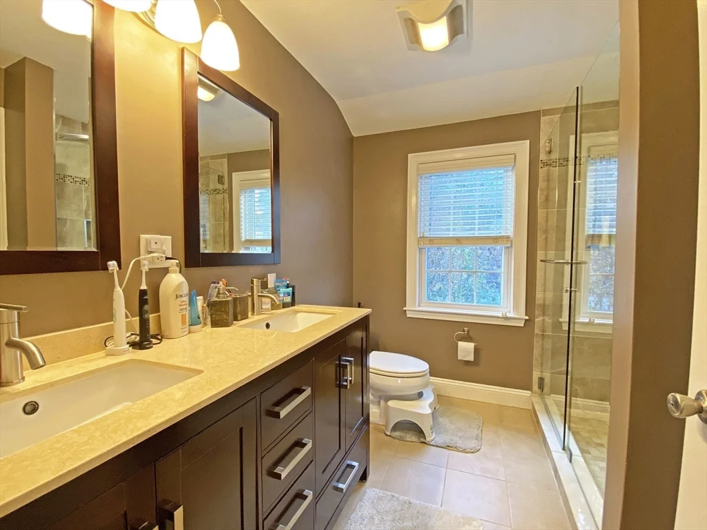 375 Lowell Ave, Newtonville