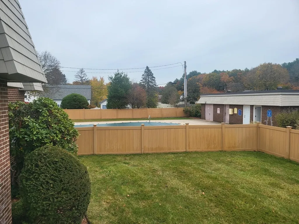 1 Hallmark Gardens, Burlington