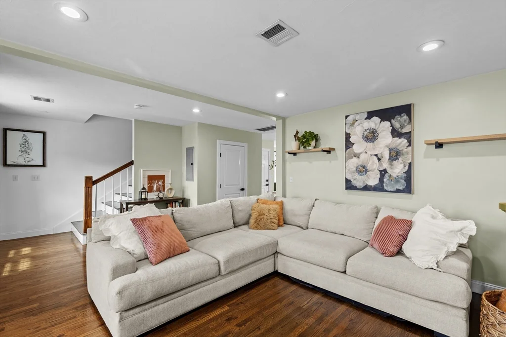 47 Oldfields Rd, Dorchester