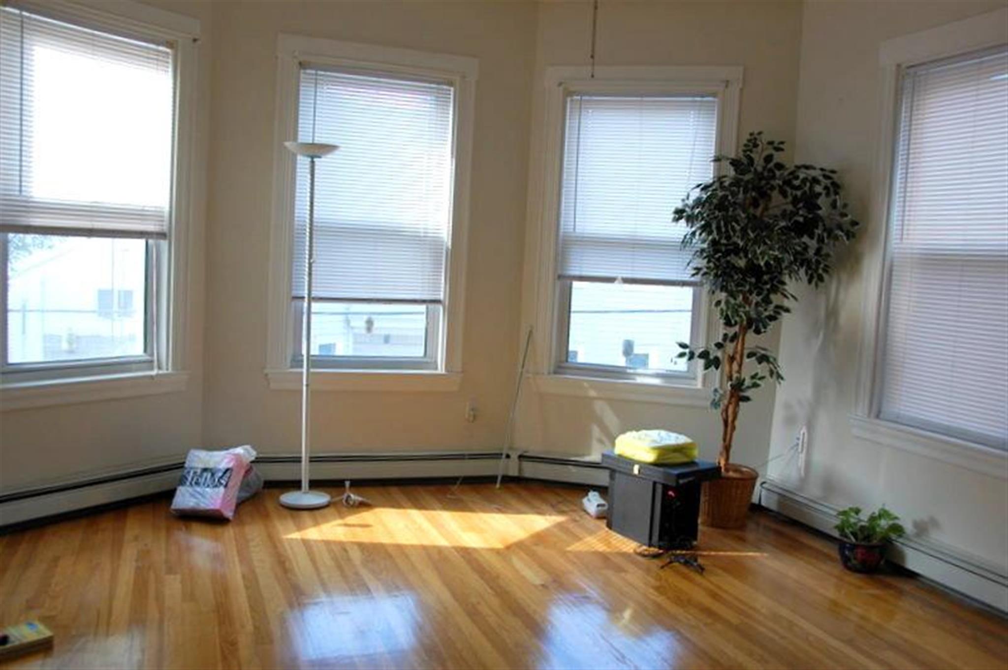 2.5 bed, 1 bath apartment for rent at 2 Portsmouth Unit 2, Kendall Square — photo 1 of 6