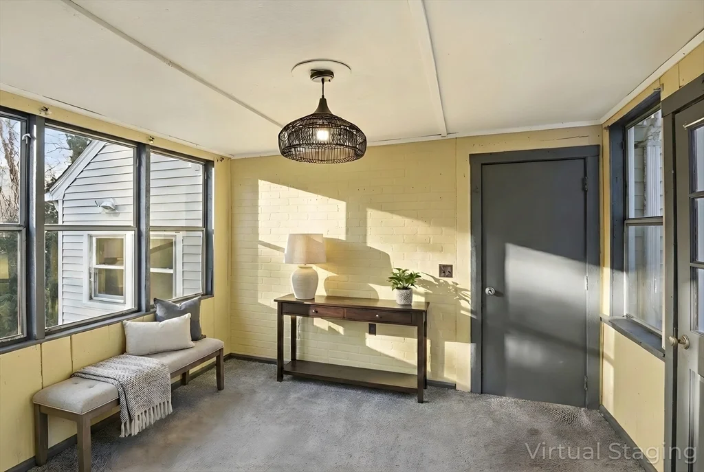 16 Liberty Dr, Shrewsbury