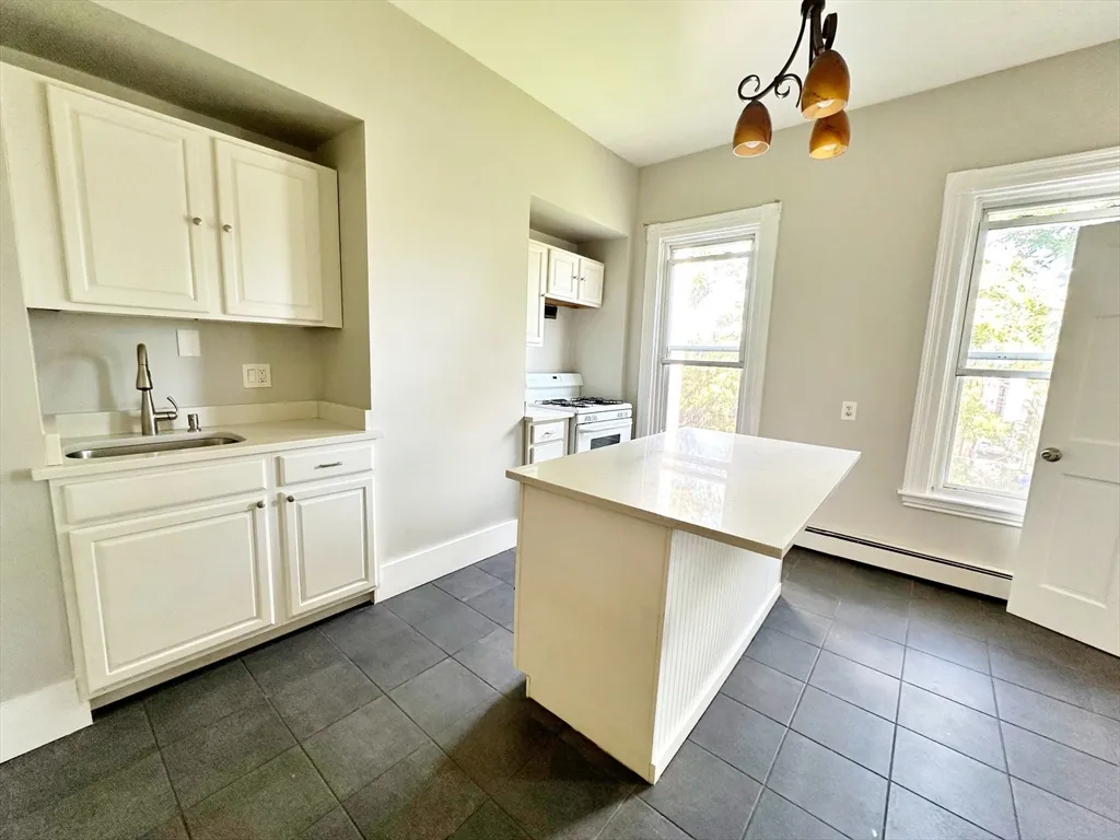 466 Sumner St, East Boston