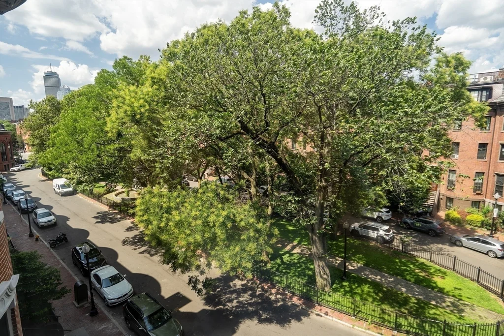 27 Worcester Sq, South End