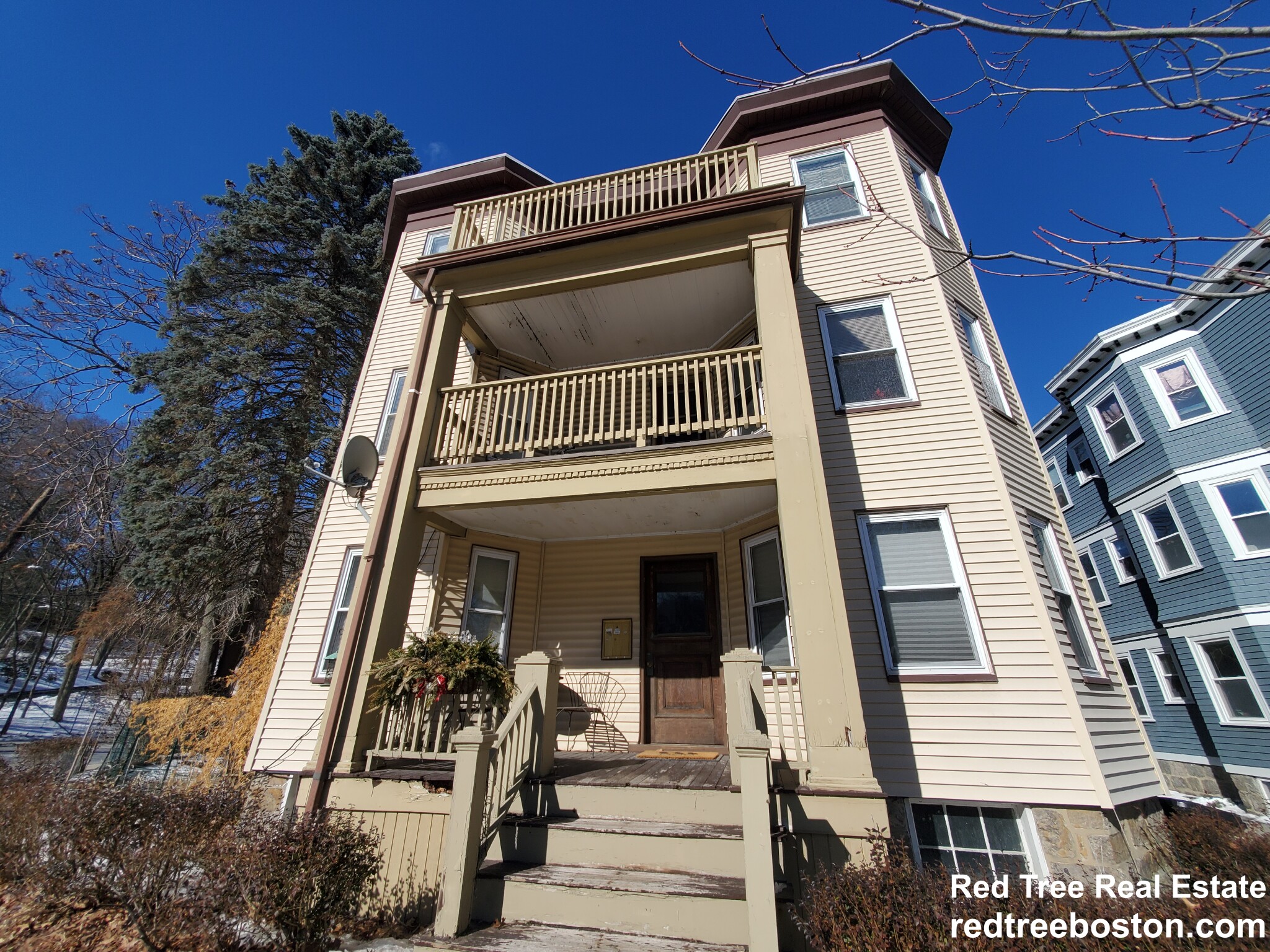 385 Pond Ave, Brookline
