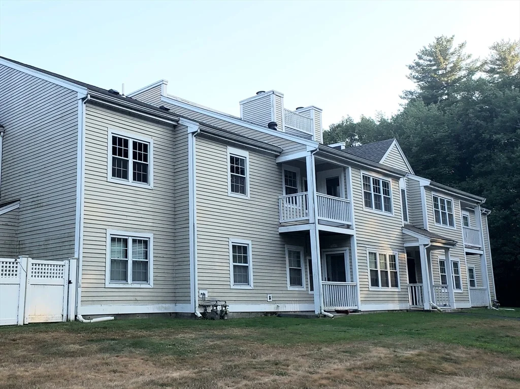 650 Brookside Dr, Andover