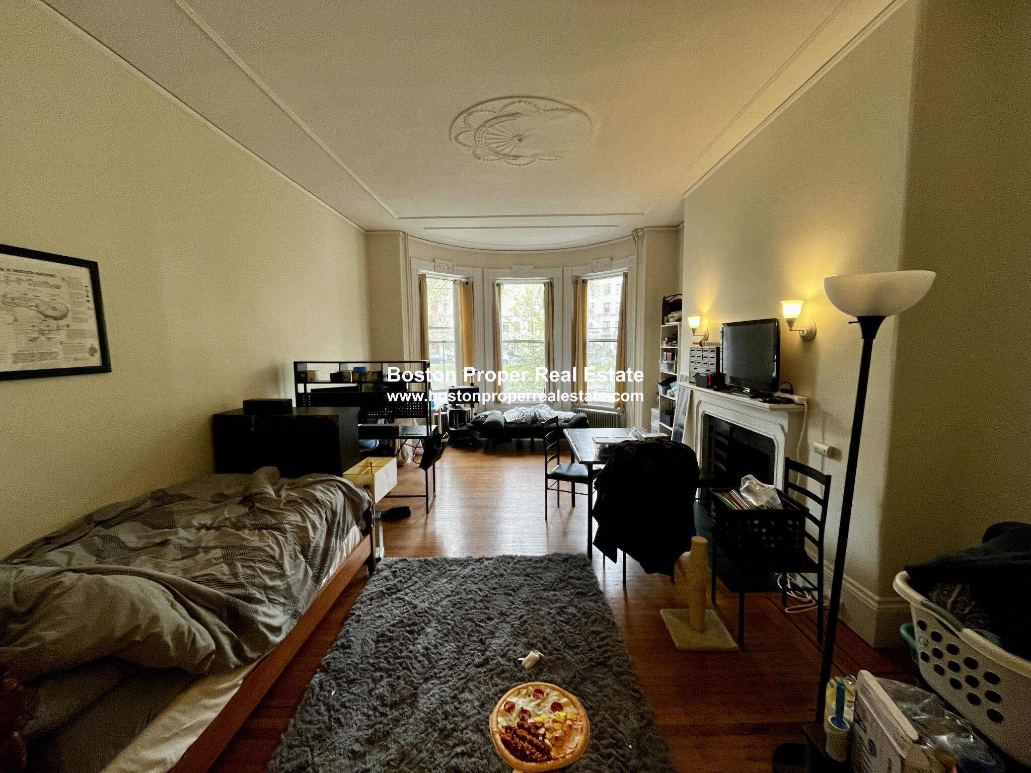 Studio bed, 1 bath apartment for rent at 381 Commonwealth Ave Unit 2, Back Bay
