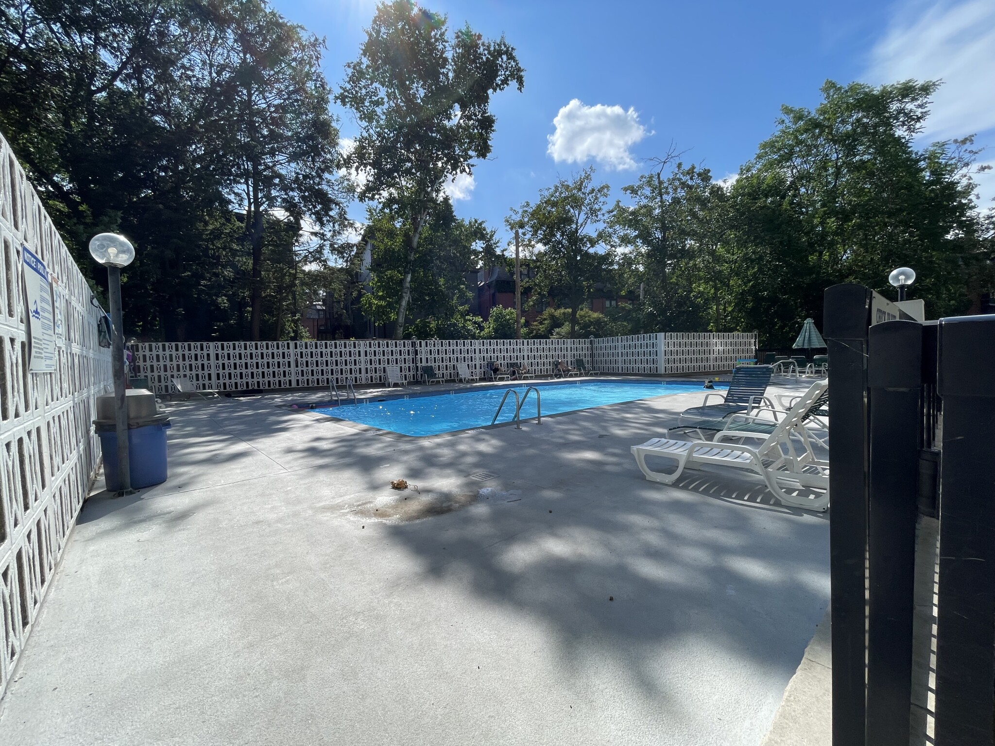 101 Monmouth St, Longwood