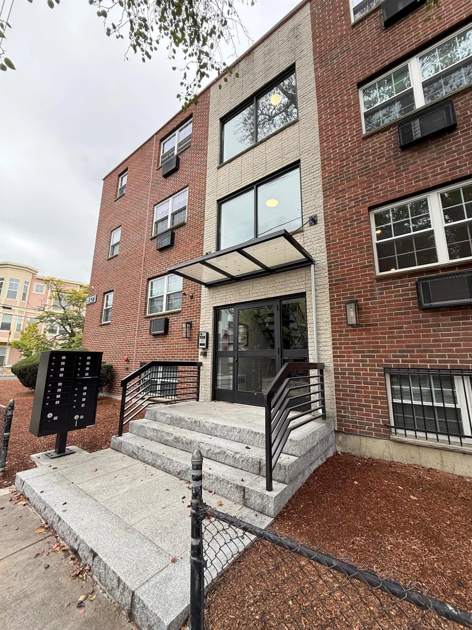 132 Sherman St, Neighborhood Nine