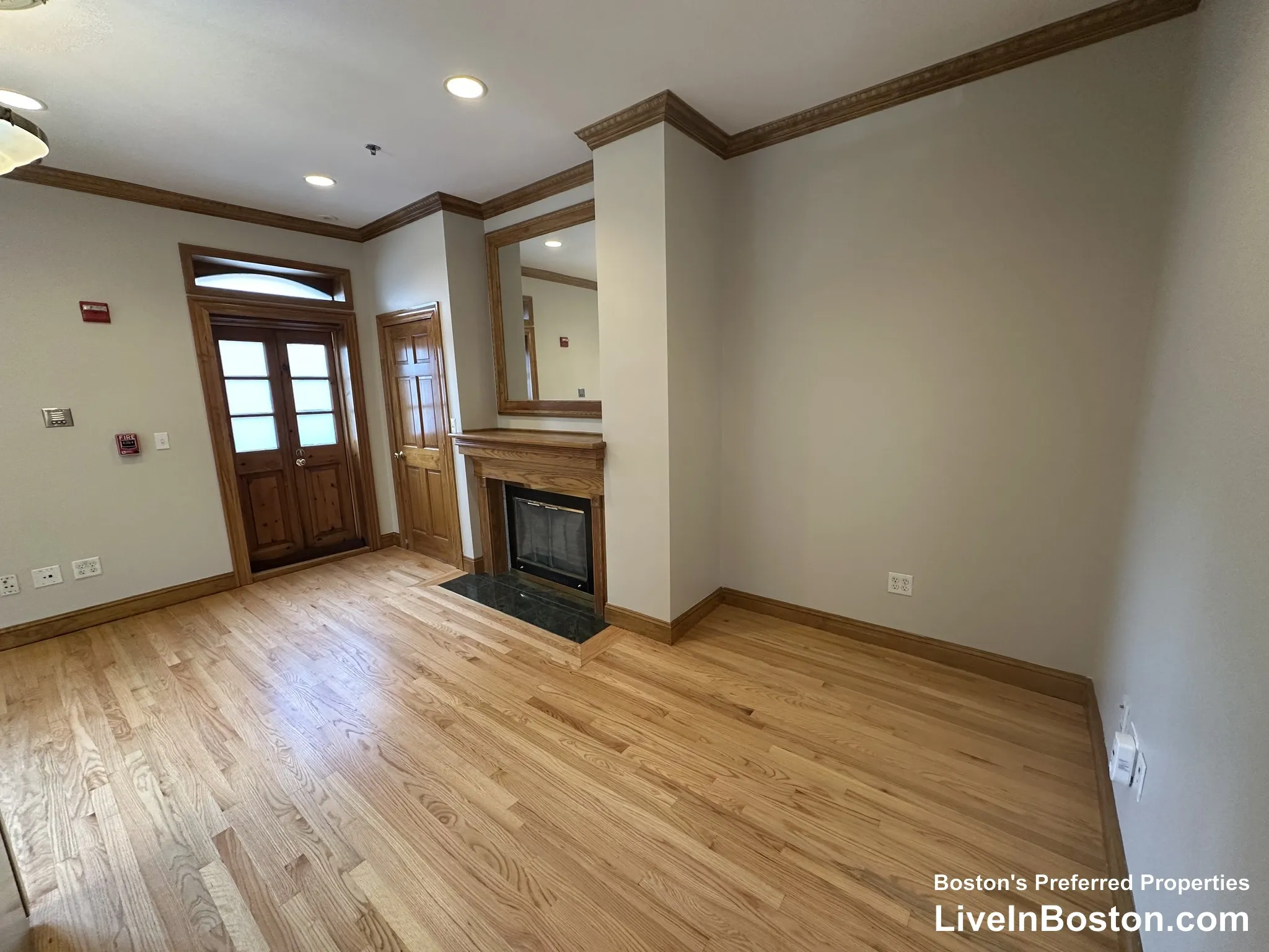 57 Gainsborough St, Fenway