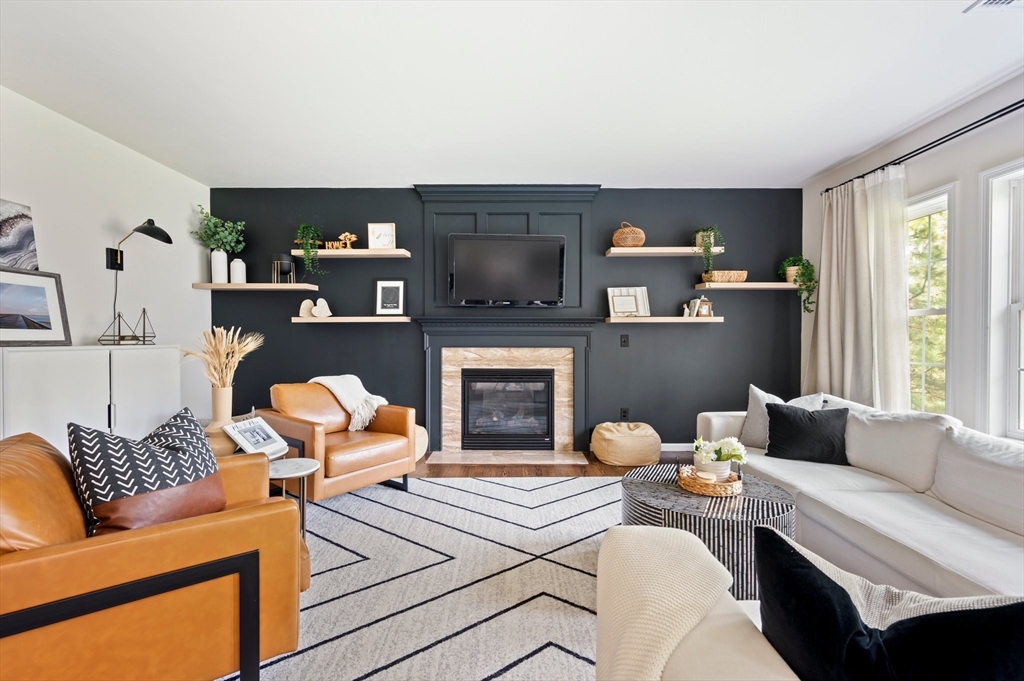 86 Pioneer Trail, Plymouth