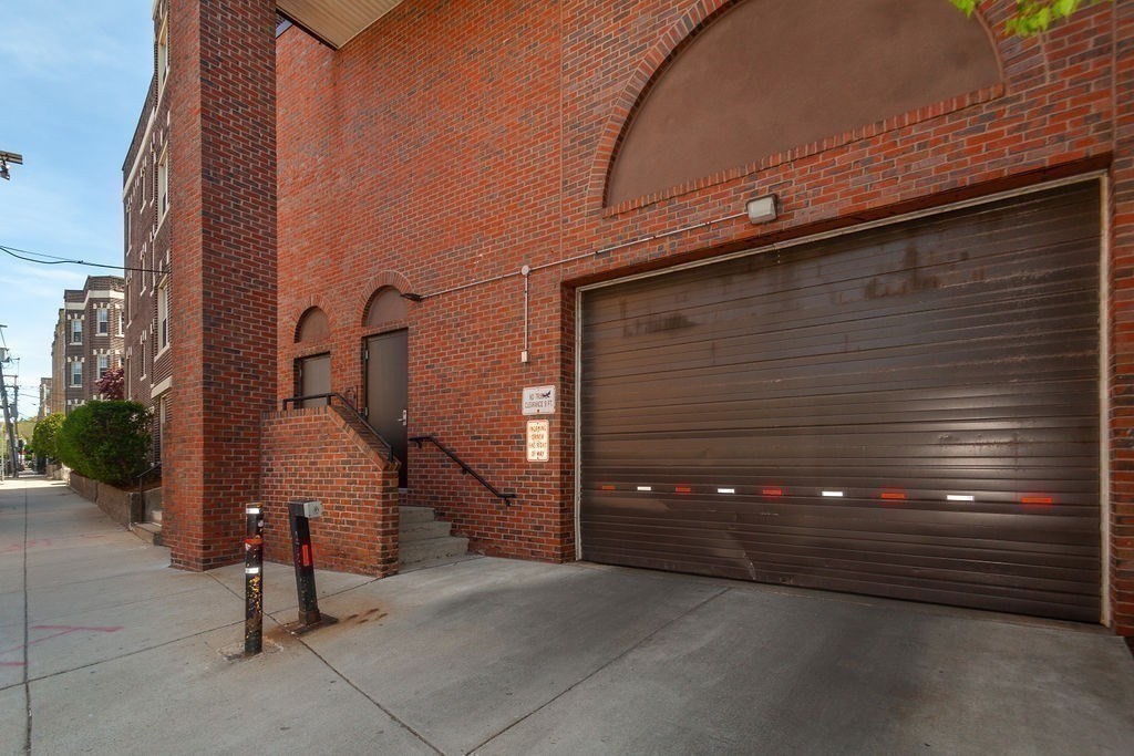 147 Kelton St, Allston