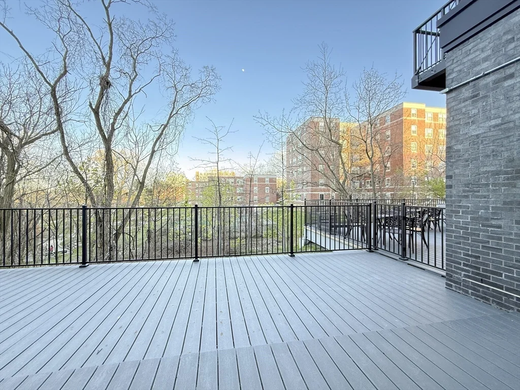 1 Nevins Hill Way, Brighton