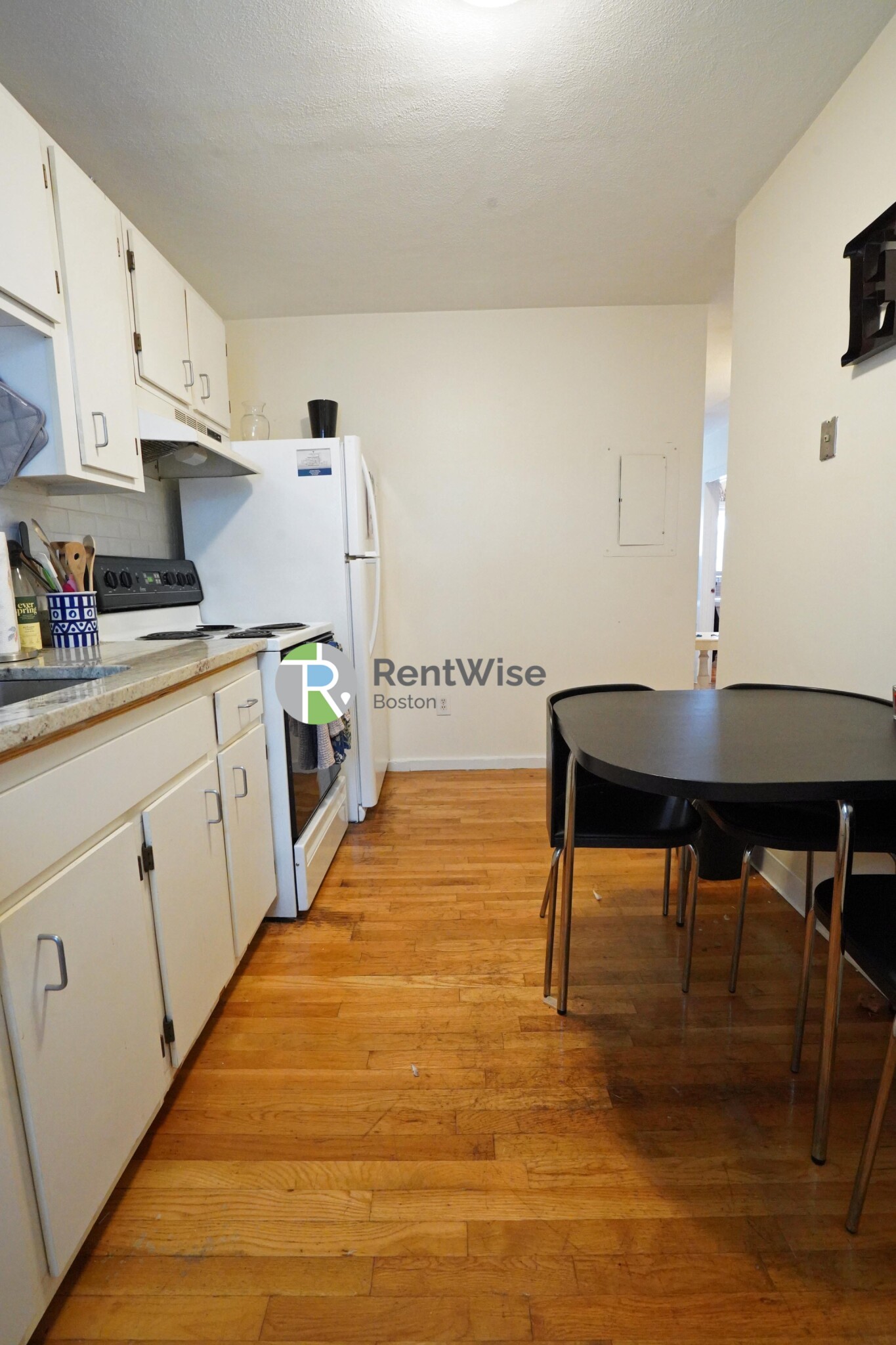 3 Schrepel Pl, South Boston