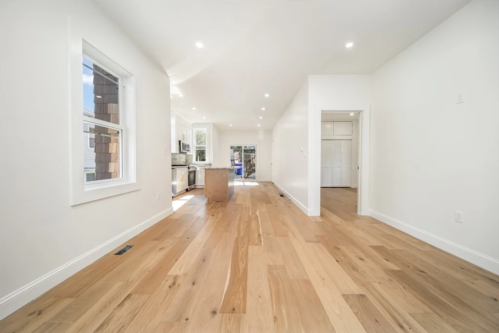 9 Knollin St, Malden