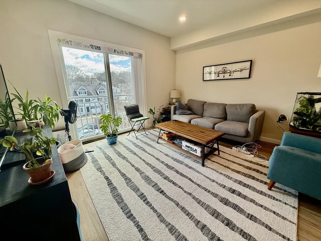 458 Washington St, Brighton