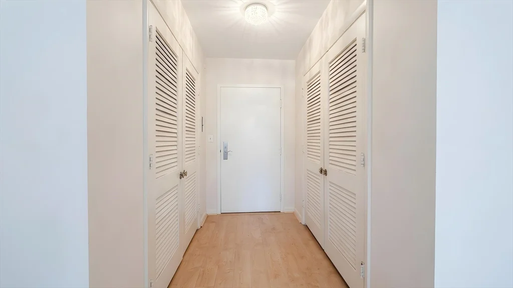 20 Hammond Pond Pkwy, Chestnut Hill