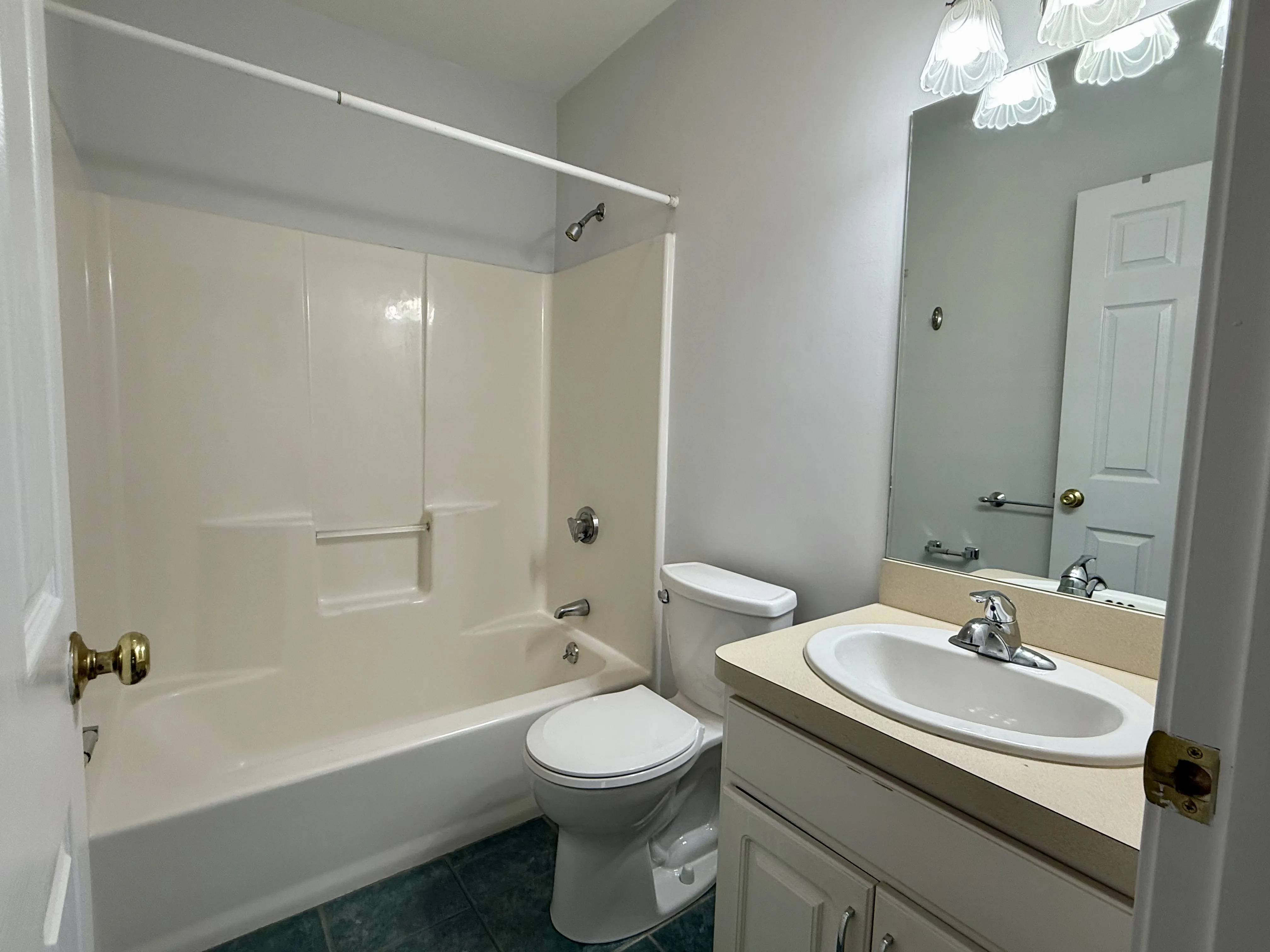 111 West 8th St, South Boston