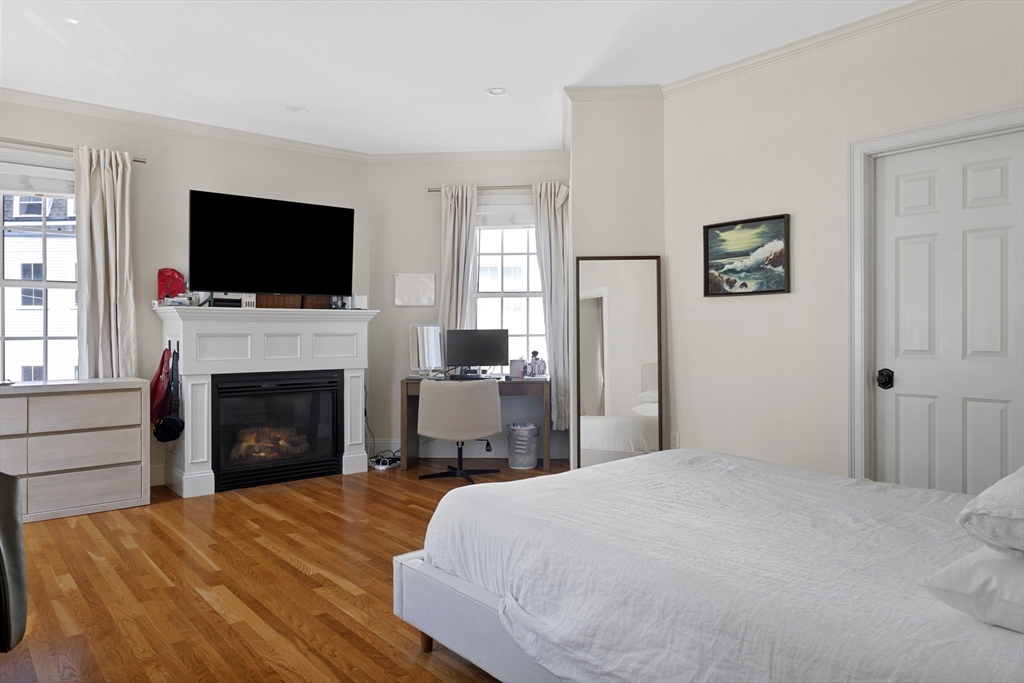 402 E 3rd St, South Boston