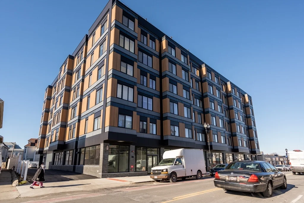 600 Broadway, Everett